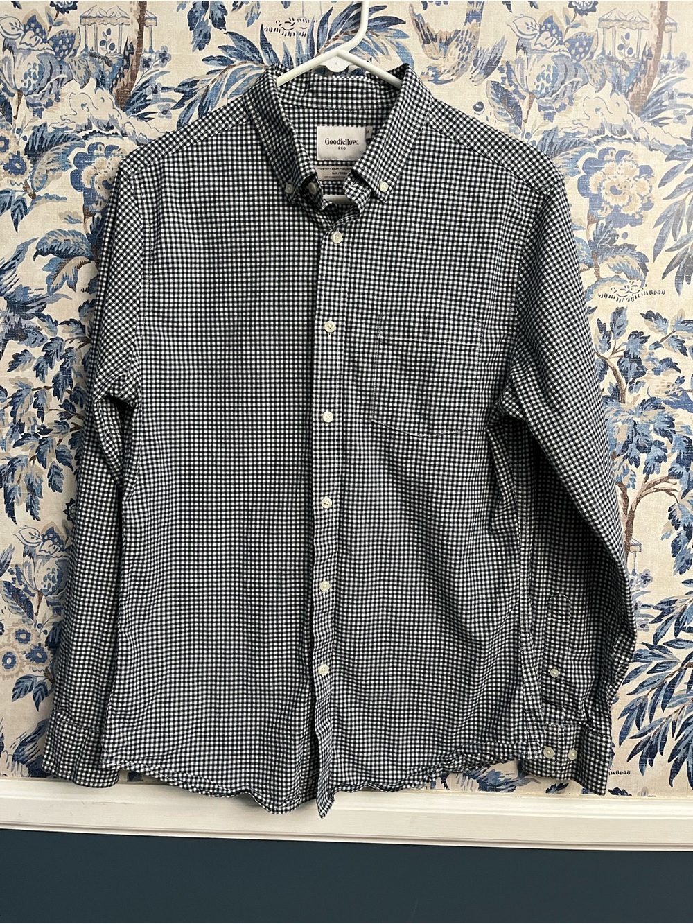 Goodfellow & Co Men's Blue and White Gingham Button-Down Shirt